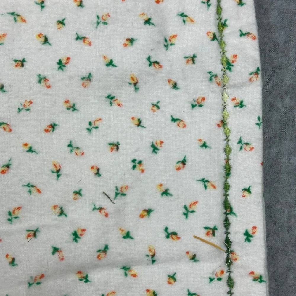 Vtg Soft Flannel Baby Receiving Blanket Floral Print Green Embroidery 39x39